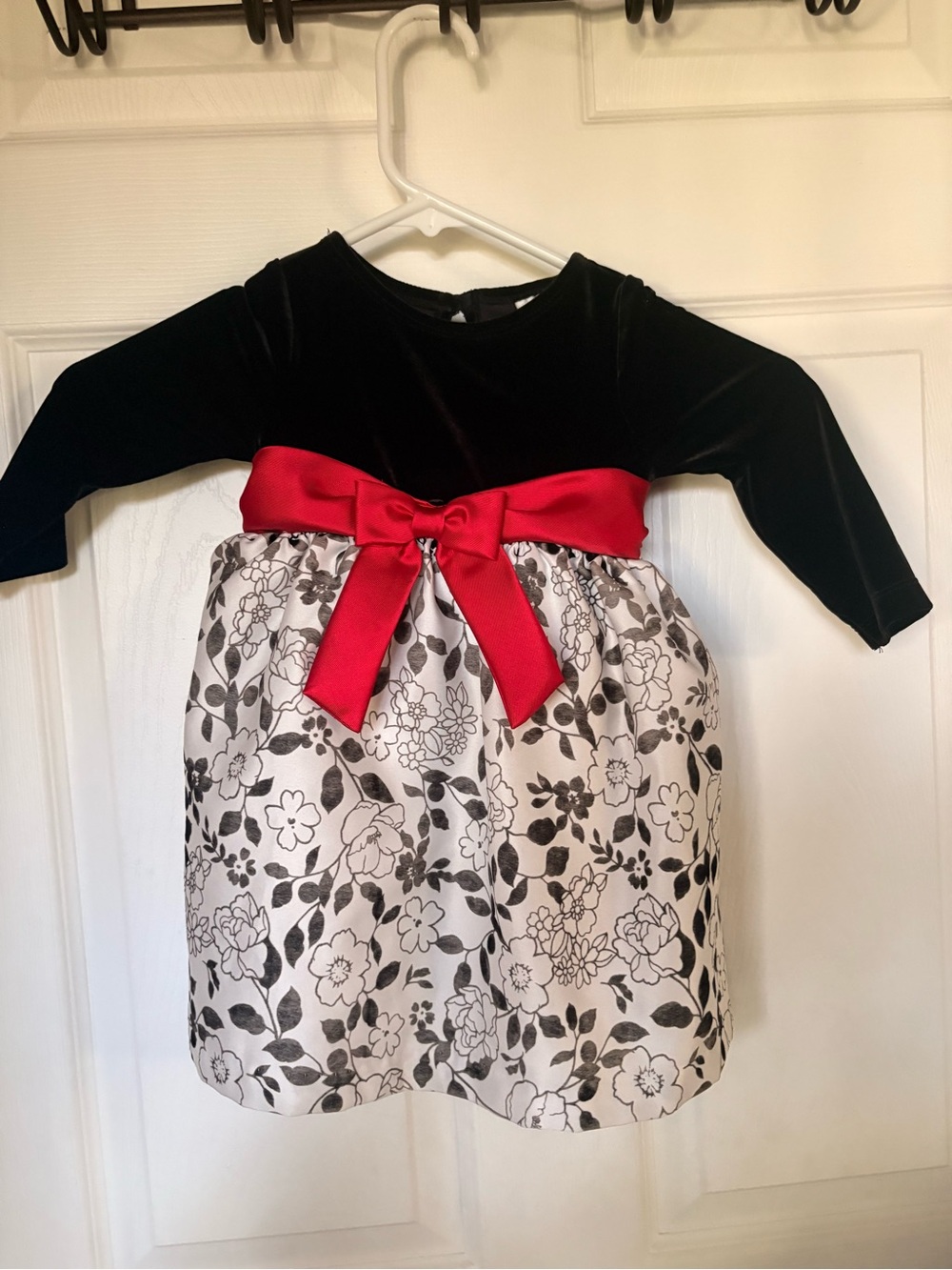 Rare Editions Black Velvet & Red Sash Floral Skirt Dress
